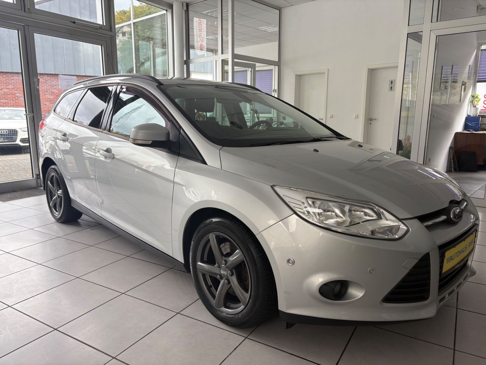 Fahrzeugabbildung Ford Focus Turnier Champions Edition AUTOMATIK