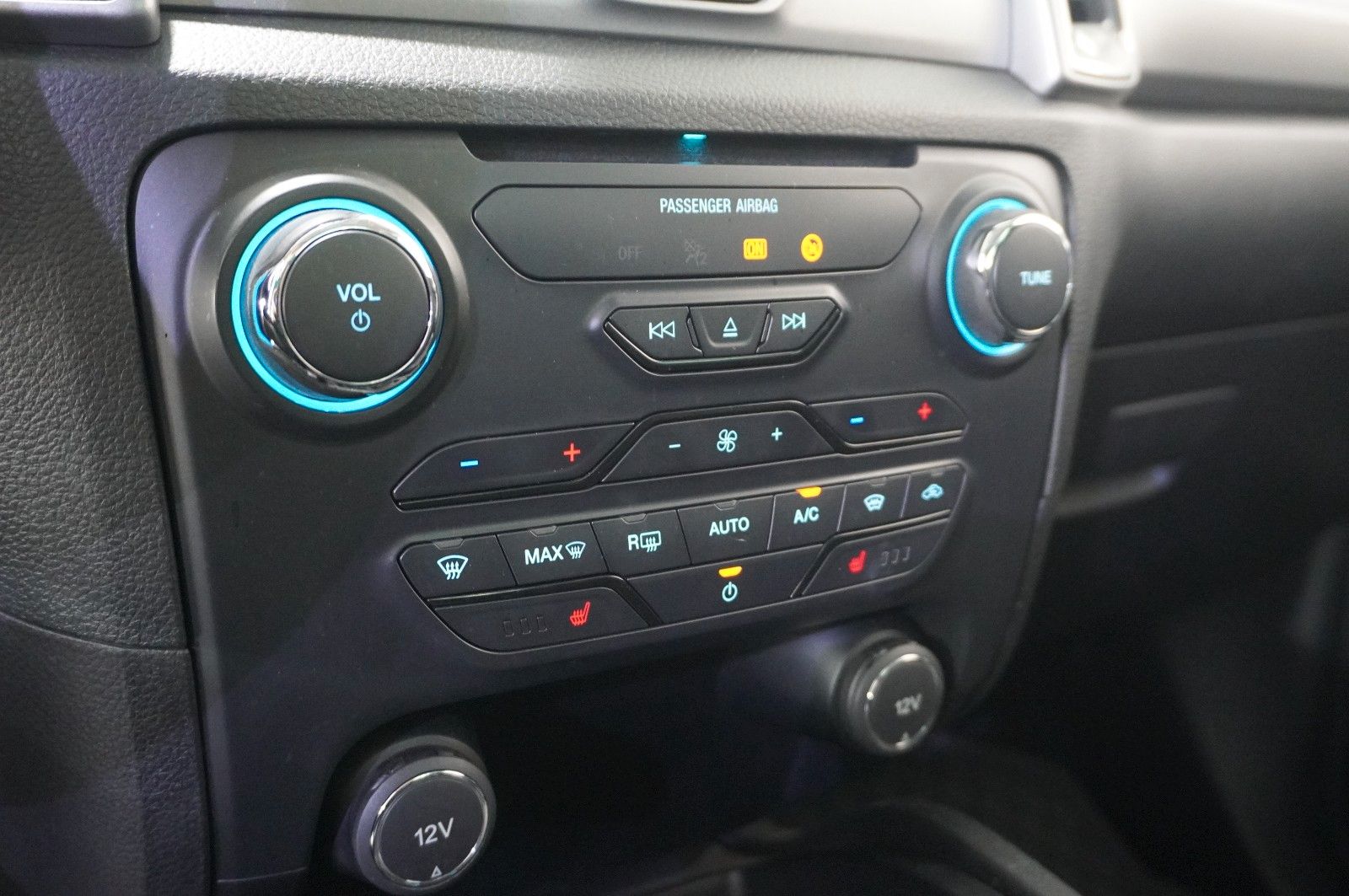Fahrzeugabbildung Ford Ranger 2.0D LIMITED 4X4 EXTRA NAVI/LED/LEDER/AHK