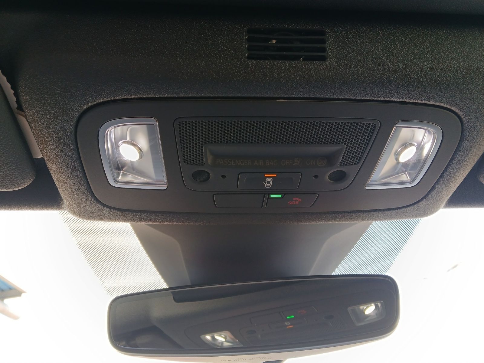 Fahrzeugabbildung Volkswagen T-Roc Cabriolet TSI R-line DSG LED AHK Navi ACC