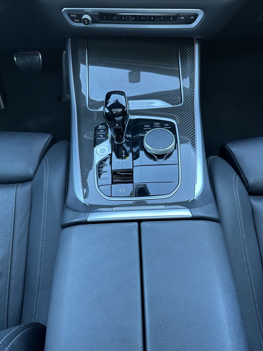Fahrzeugabbildung BMW X5 xDrive40d M-Sport NAV+LED+PANO+BOWERS&WILKINS