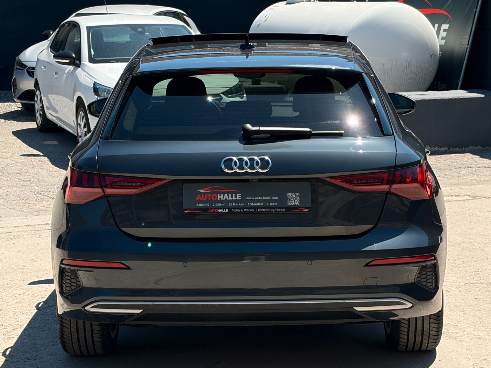 Fahrzeugabbildung Audi A3 Sportback 40 TFSIe Schiebedach KZG ACC CAM