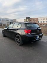 BMW 118i Sport Line Top Zustand - BMW 1er Reihe von privat