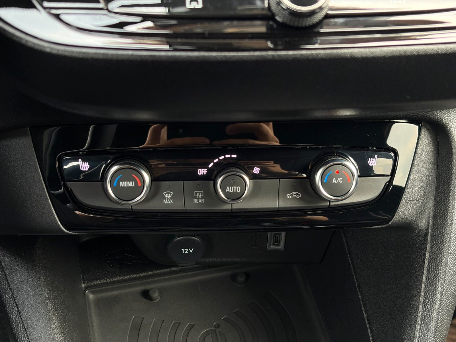 Fahrzeugabbildung Opel Corsa F GS 1.2 Turbo  CarPl. Temp. CAM LHZ LED
