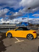 Audi TTS Roadster 2.0 TFSI S tronic quattro - - : Gelb, Cabrio