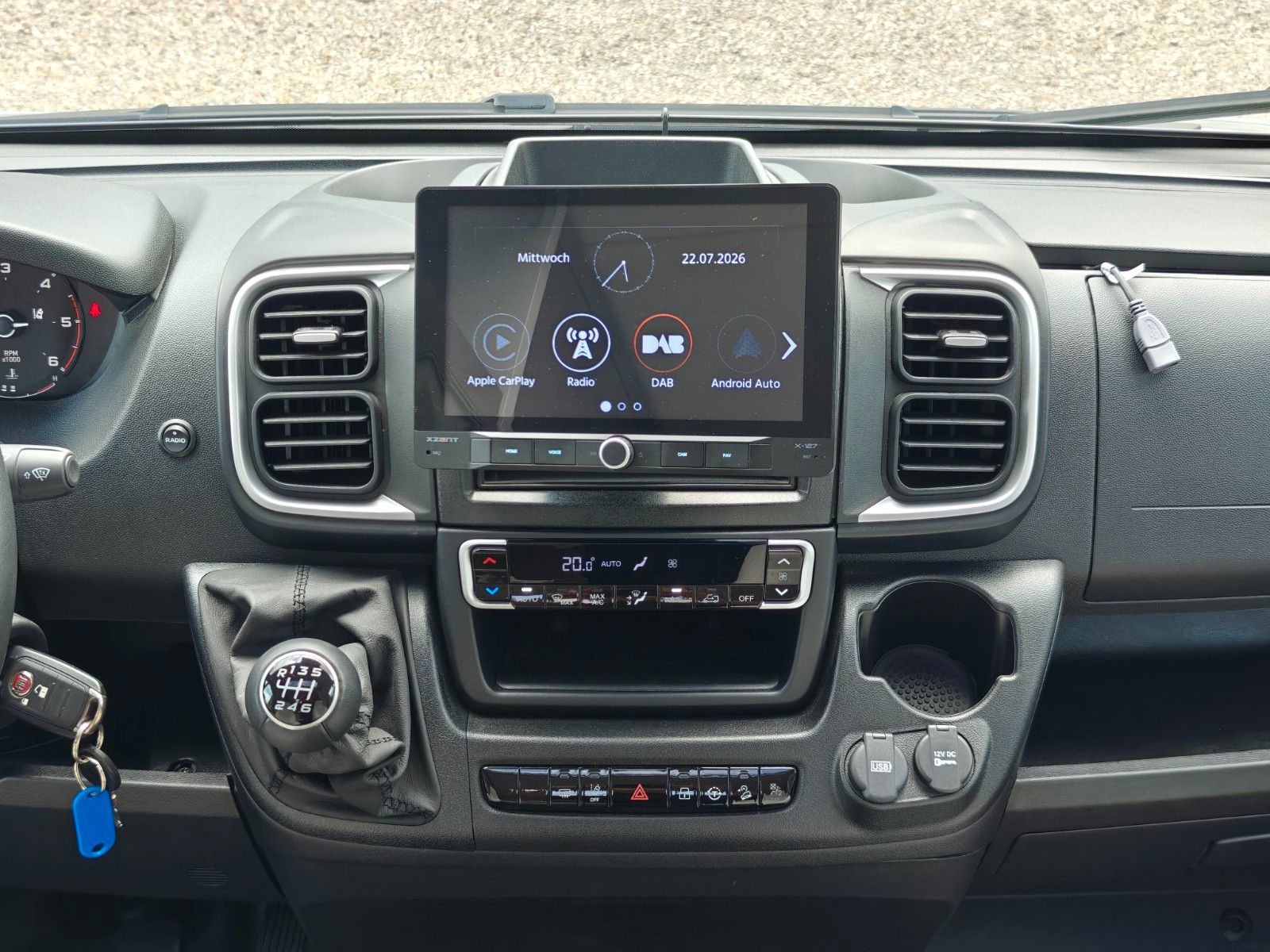 Fahrzeugabbildung Carado T-338 pro+ - SAT, TV, CarPlay, Kamera, Markise -
