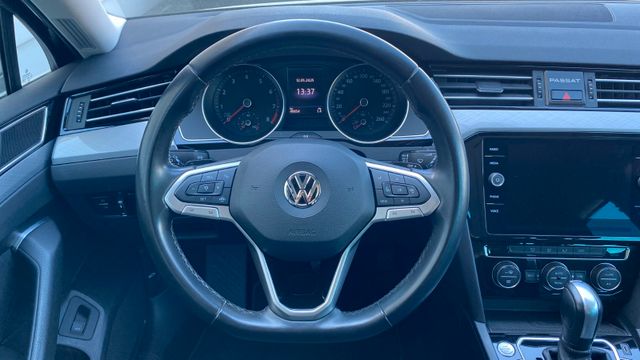 VW Passat Variant