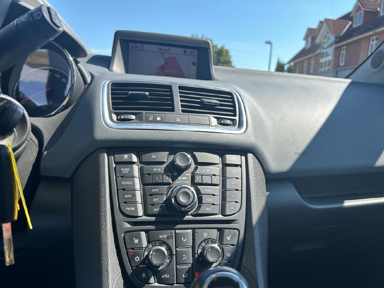 Fahrzeugabbildung Opel Meriva B Innovation, AHK, Panoramadach