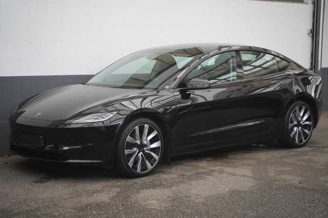 Tesla Model 3 Long Range AWD  *Highland*AHK*19-Zoll*