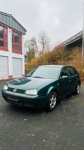 Volkswagen Vw Golf 4 IV 1.6 5-Türer Winterauto TÜV AH...