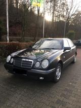 Mercedes-Benz Mercedes E200 2,0 Benzin 136 pe TÜV NEU - gebrauchte Mercedes-Benz E 200 aus dem Jahr 1996