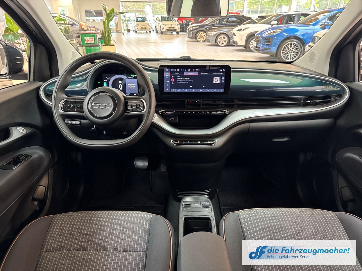 Fahrzeugabbildung Fiat 500 e Icon Navi Digitales Cockpit Memory Sitze A