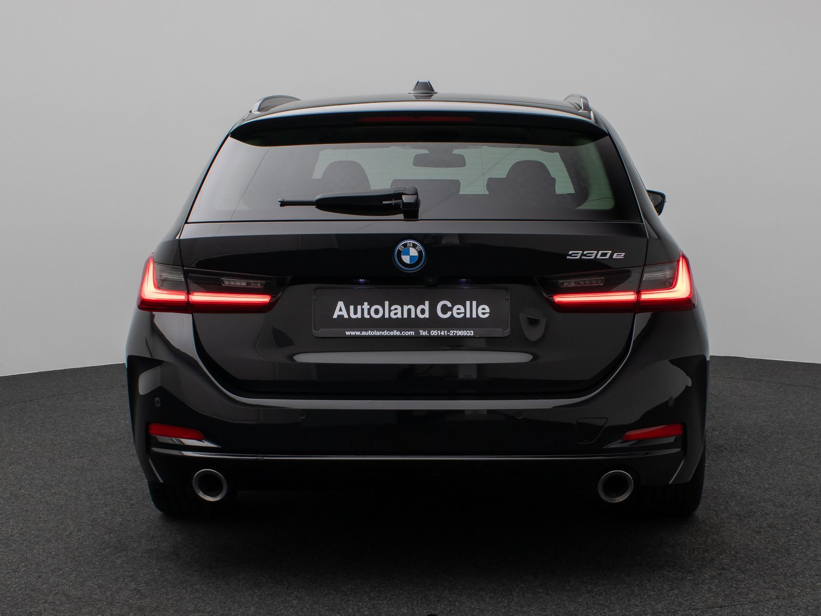 Fahrzeugabbildung BMW 330e Panorama Kamera HUD DAB HiFi Leder Sport