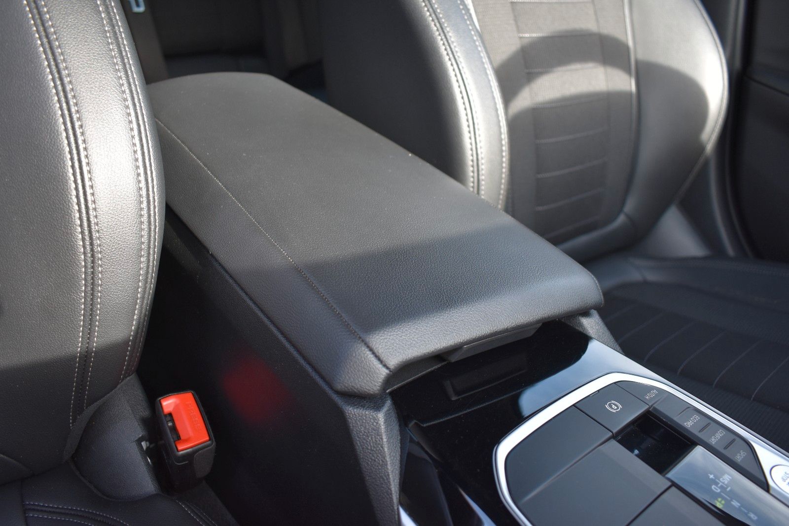 Fahrzeugabbildung BMW 318d Touring SPORT-L/M-SPORT/SHADOW/LED/DAB/PDC
