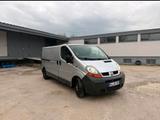 Renault Traffic 140dci - Renault Clio aus 2006 mit Diesel-Antrieb