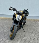 KTM Duke 890 mit Tech Pack & Akrapovic Auspuff  1 H.