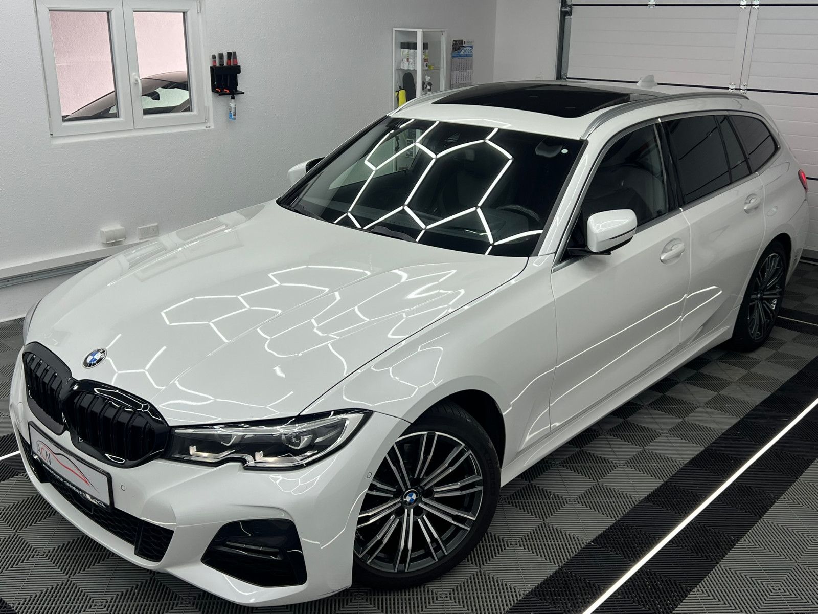 Fahrzeugabbildung BMW 320 d xDrive M SPORT/PANO/HuD/H&K/VRTL COCKPIT