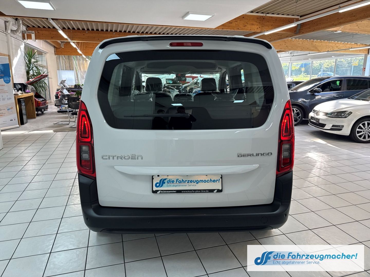 Fahrzeugabbildung Citroën Berlingo Plus M Digitales Cockpit LED Apple CarP