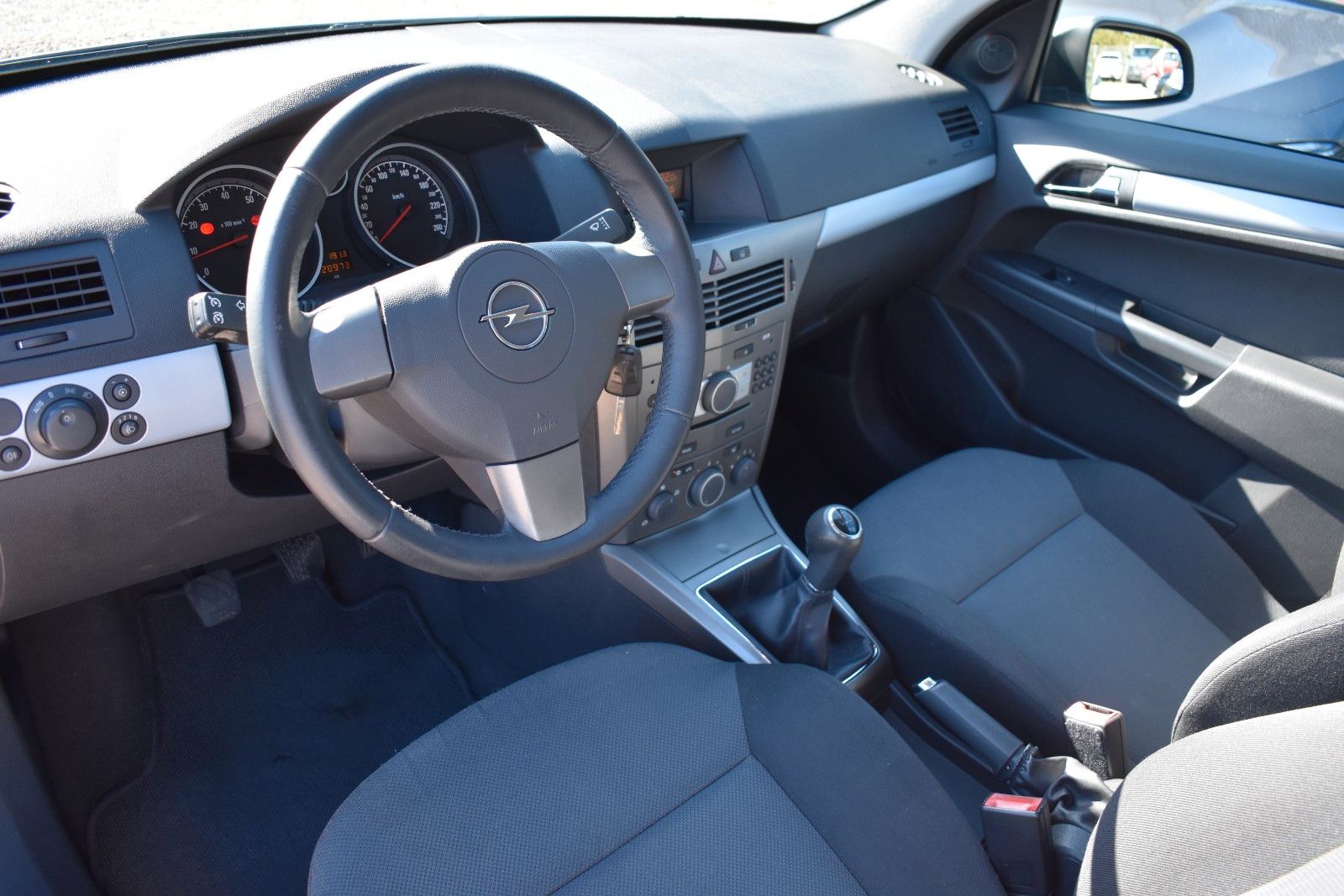 Fahrzeugabbildung Opel Astra H Caravan Edition TEMPOMAT/KLIMA/PDC