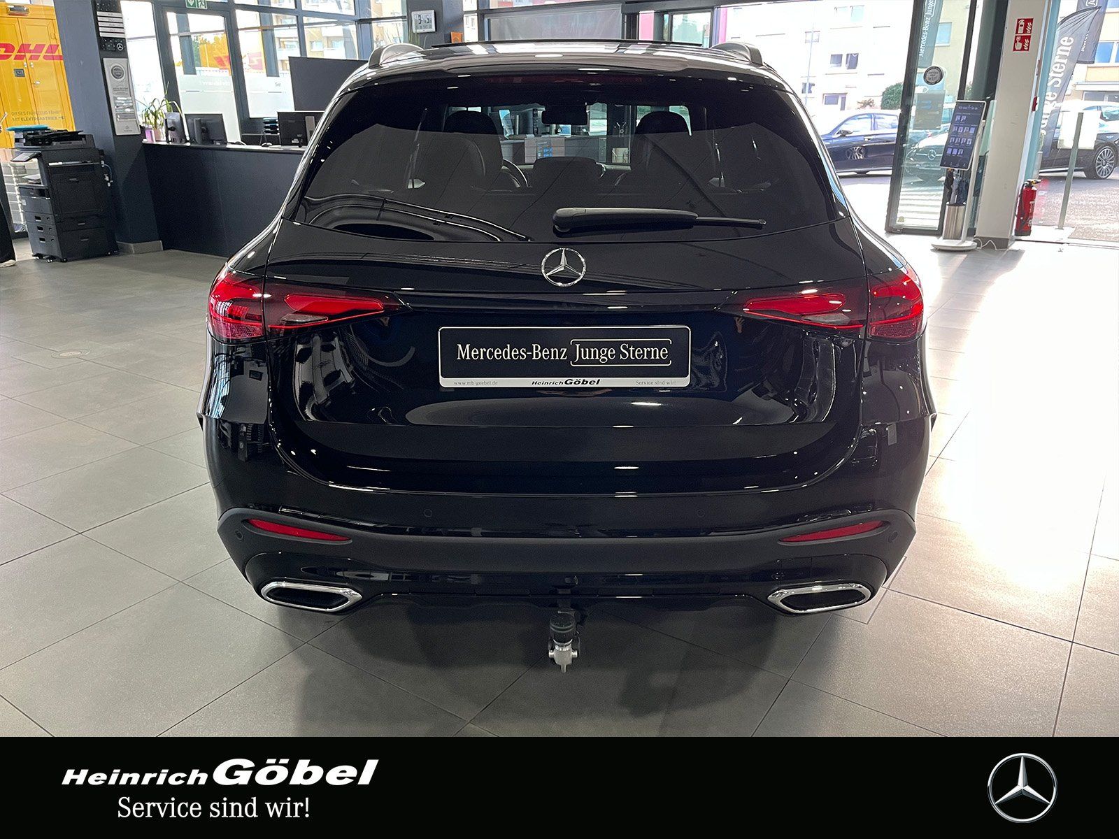 Fahrzeugabbildung Mercedes-Benz GLC 300 d AMG+DIGITAL-L+PANO+AHK+360°+MEMORY