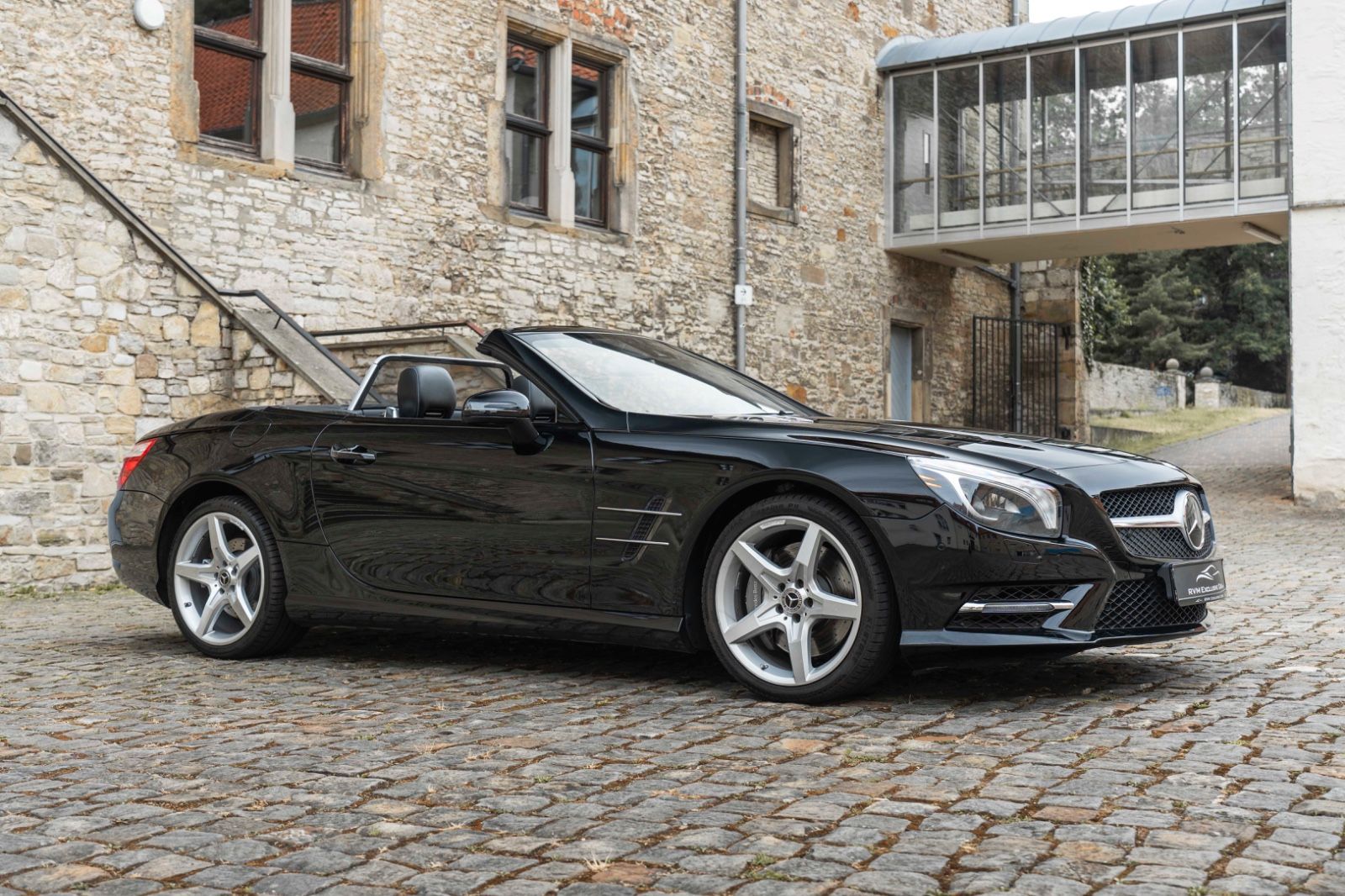 Fahrzeugabbildung Mercedes-Benz SL 400 Roadster AMG SPORTPAKET ACC KAM NAV H&K