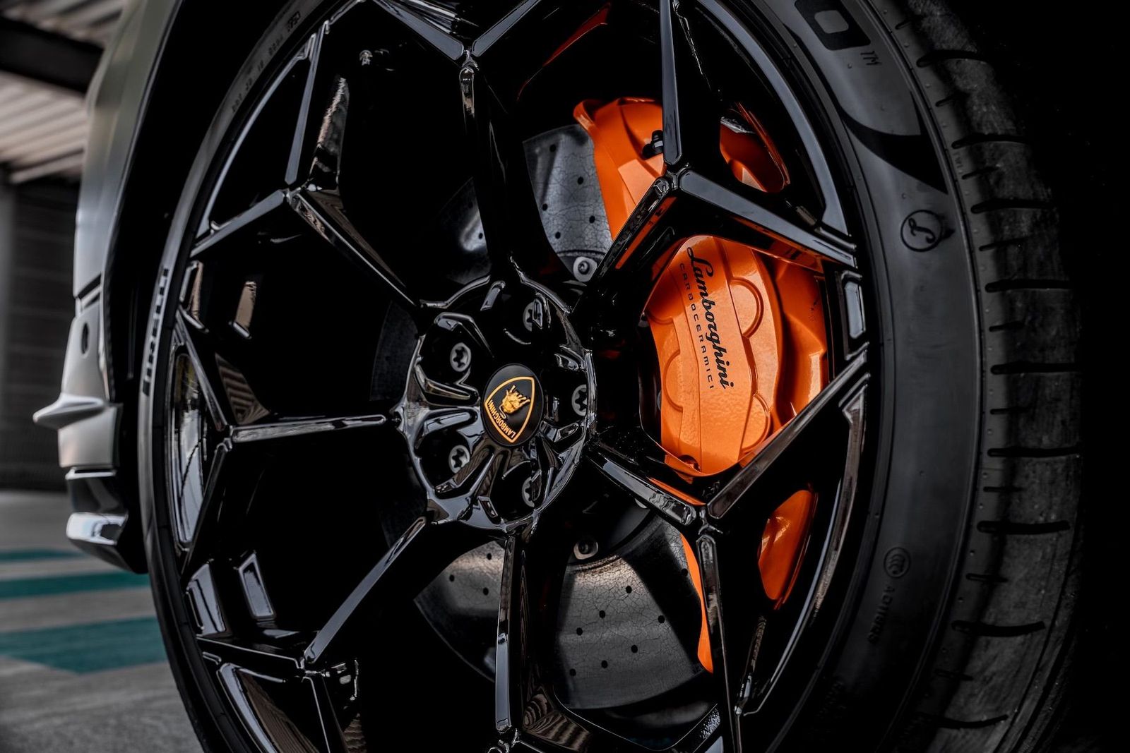 Fahrzeugabbildung Lamborghini Urus PERFORMANTE |ADAS+|B&O|CARBON|AKRAPOVIC|PPF
