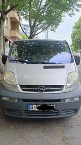 Opel Vivaro Kombi - gebrauchte Opel Vivaro aus dem Jahr 2003