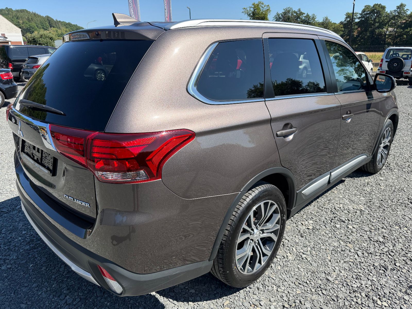 MITSUBISHI Outlander 2.0Edition 100 2WD KAMERA/TEMPO/1.HAND – Foto 6