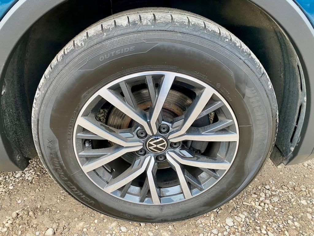 Fahrzeugabbildung Volkswagen Tiguan 1.5 TSI Life AAC NAVI SHZ PDC MASSAGE