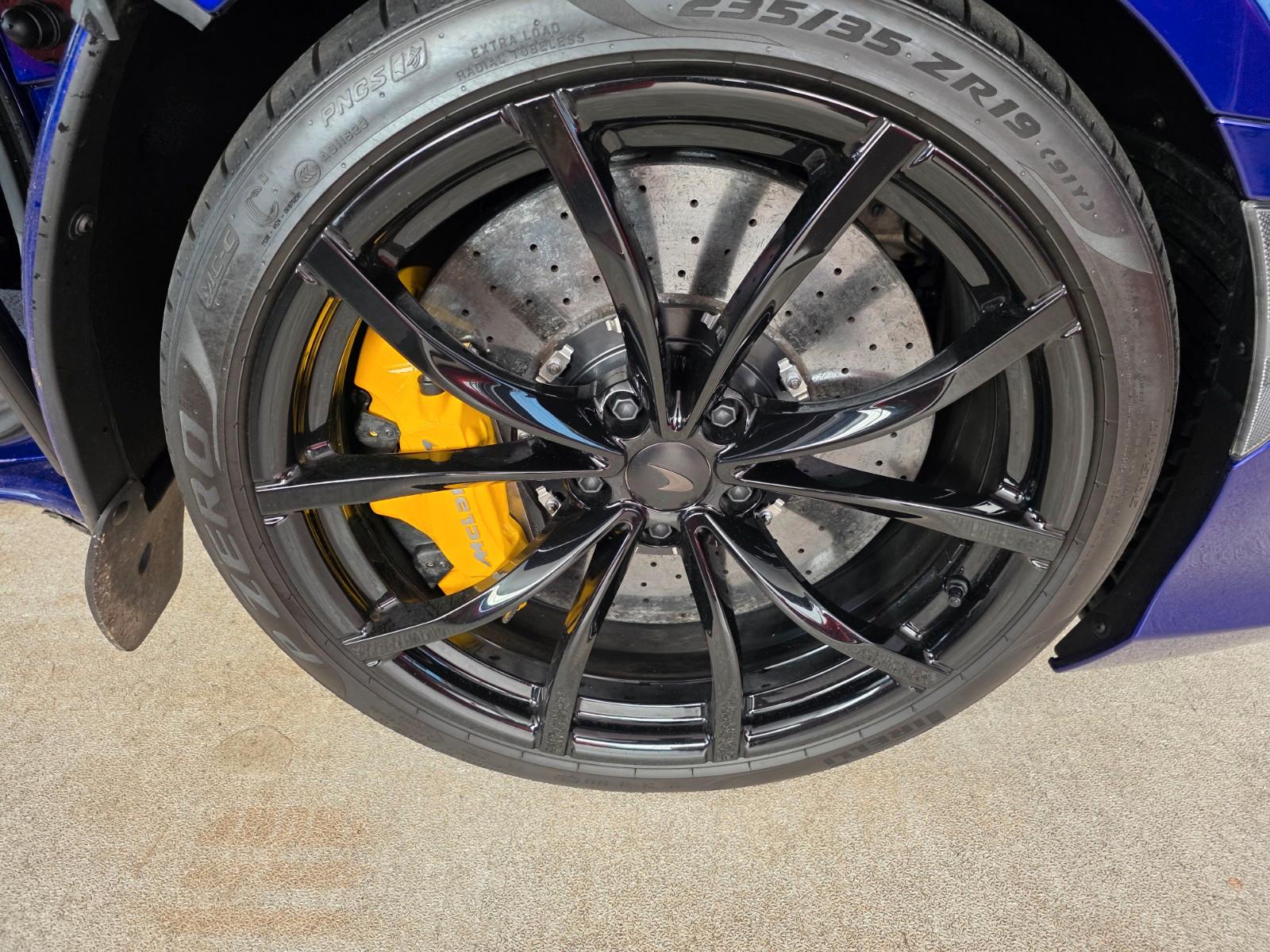 McLaren Artura Spider