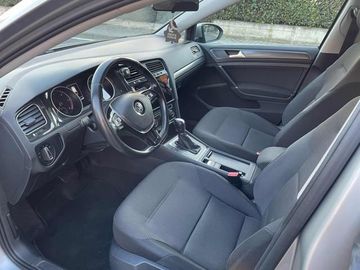 Volkswagen Golf - 9