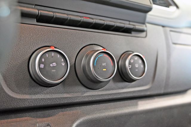 Fahrzeugabbildung Renault Master dCi 150 L2H2 Komfort 2 Schiebetüren #T095