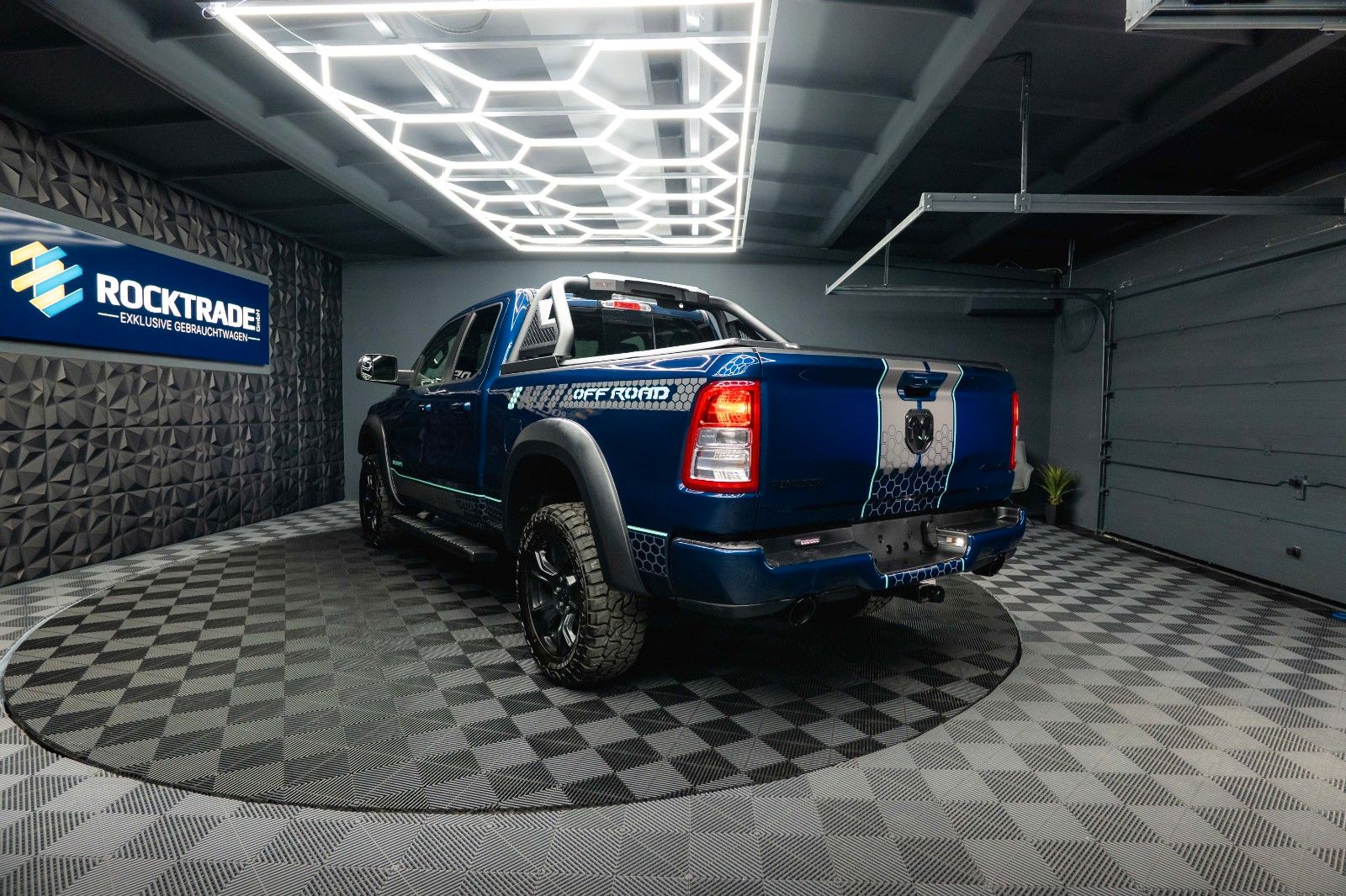 Fahrzeugabbildung Dodge RAM 5.7 V8 HEMI 4x4 BLUE EDITION Offroad LONGBED