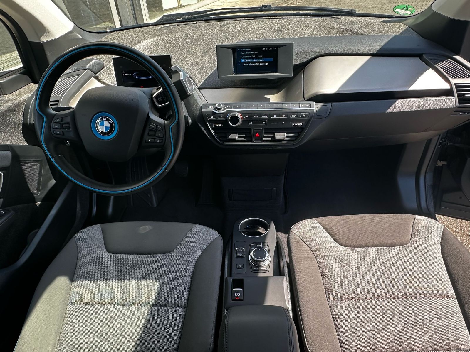 Fahrzeugabbildung BMW i3 s 120Ah PANO+NAVI+LED+SITZHZ+KAMER+TEMP+DAB+M