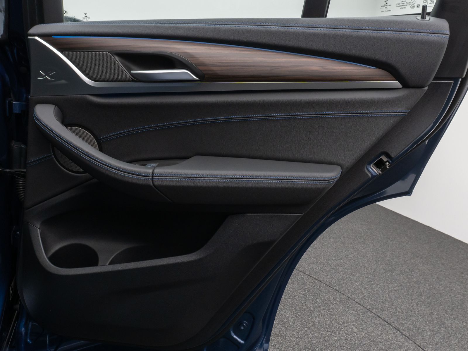 Fahrzeugabbildung BMW iX3 Impressive M Sport Panorama 360°HUD DAB H/K