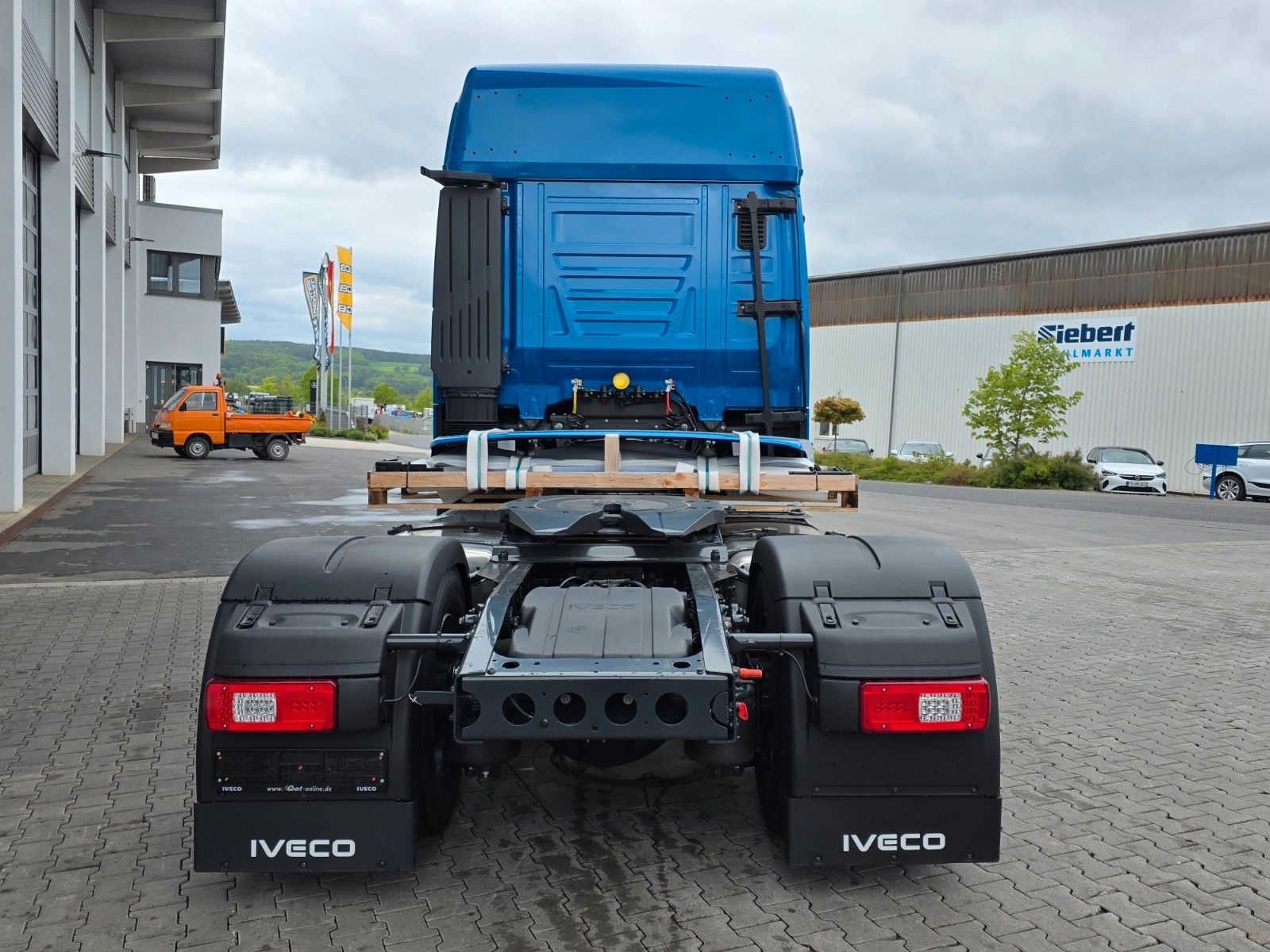 Fahrzeugabbildung Iveco S-Way AS440S50T/P LED Standklima 2 Stück