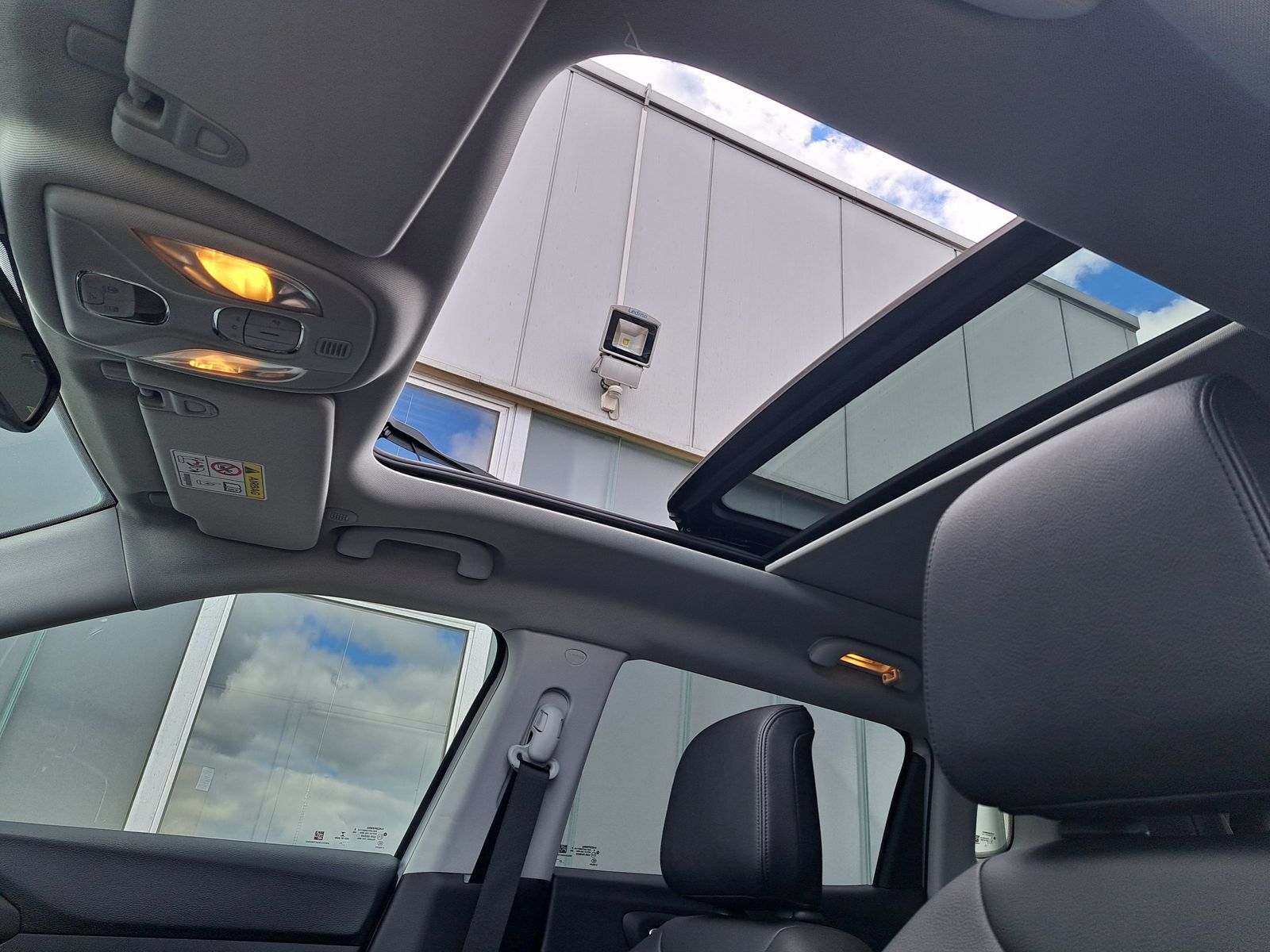 Fahrzeugabbildung Jeep Compass LIMITED+ 1.5 e-Hybrid PANODACH 19"ALU