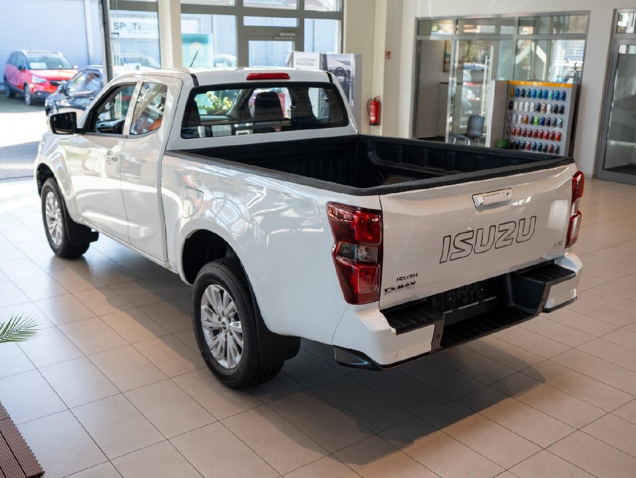 Fahrzeugabbildung Isuzu D-Max Space Cab 4WD LS