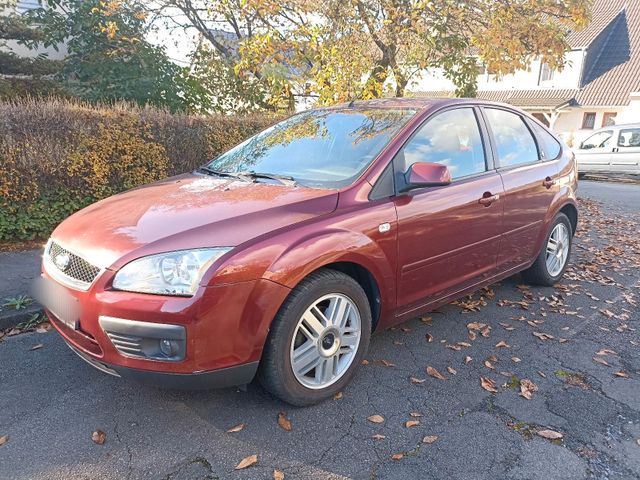 Ford Focus Limousine Ghia