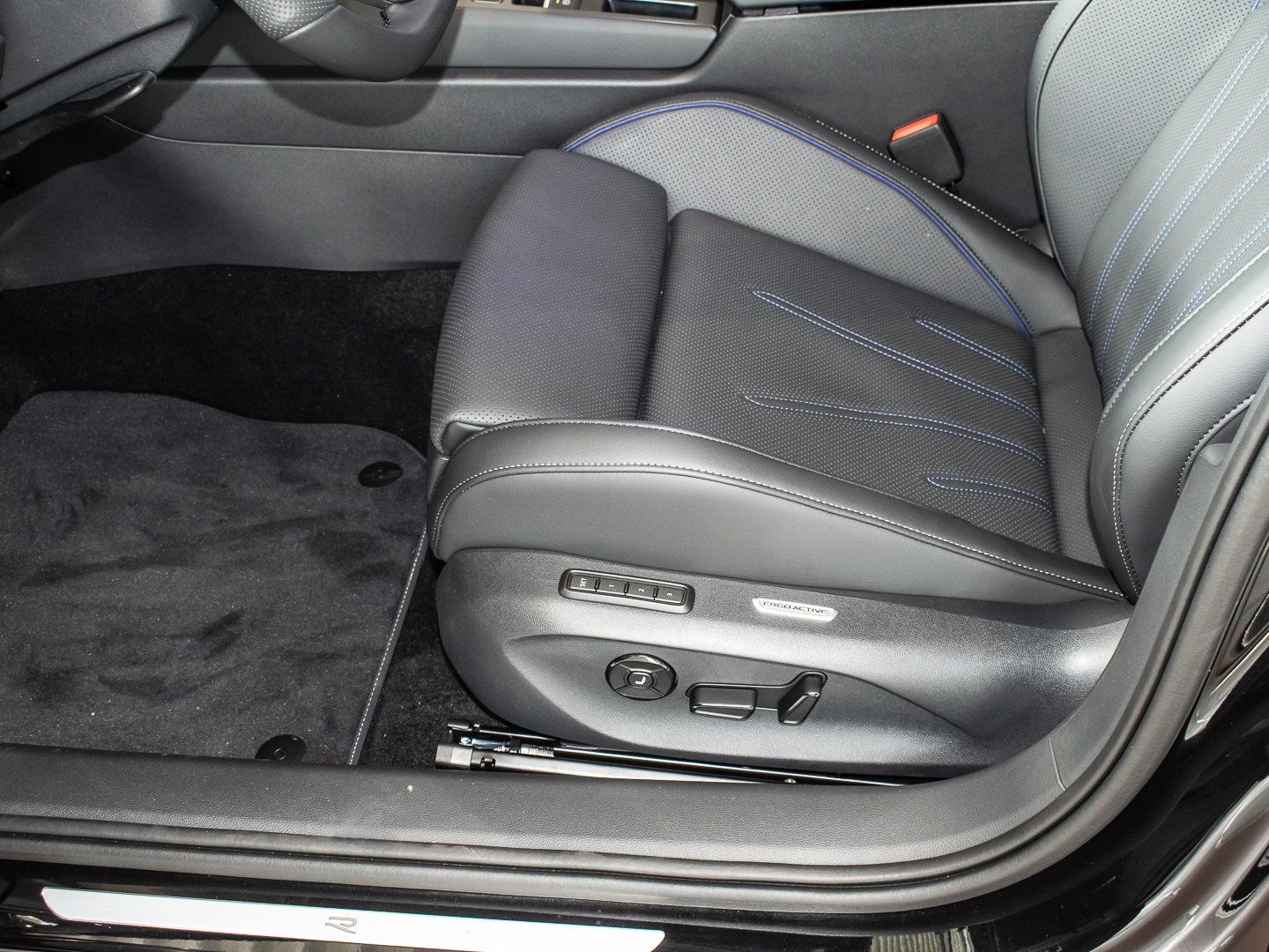 Volkswagen Passat - Bild 15