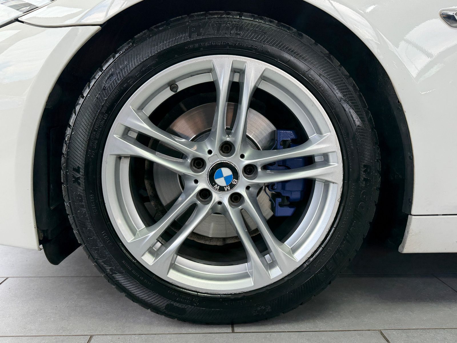 Fahrzeugabbildung BMW 520 d Touring|M-Paket|HIFI|PDC|Komfortzugang