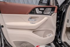 GLS 600 MAYBACH 2025 BLACK/BROWN 4D VIP SEATS