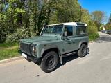 Land Rover Defender 90 Td4 Station Wagon  - Land Rover Defender von privat