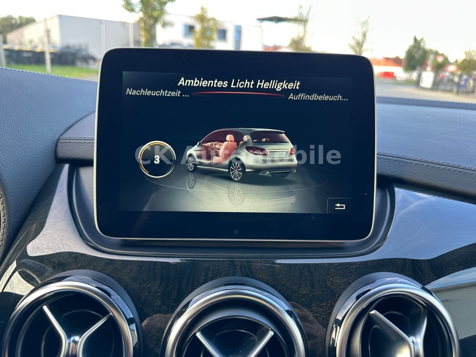 Fahrzeugabbildung Mercedes-Benz B 220 4Matic AMG-Line/Navi/Tempomat/PDC/AHK