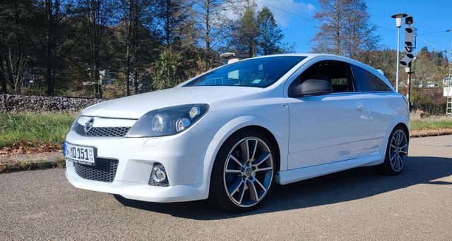 Opel Astra H OPC Nürburgring Edition