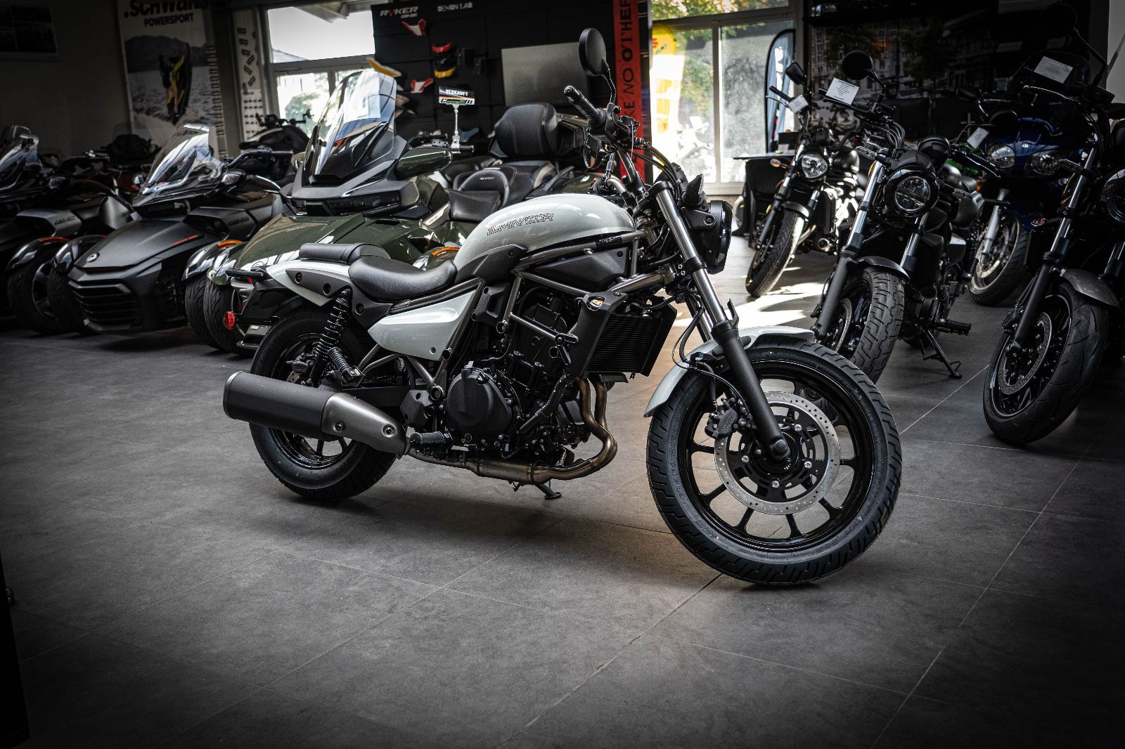 Fahrzeugabbildung Kawasaki Eliminator 500 / 2025 / Neu 4 Jahre Garantie