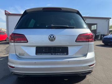Volkswagen Golf - 6