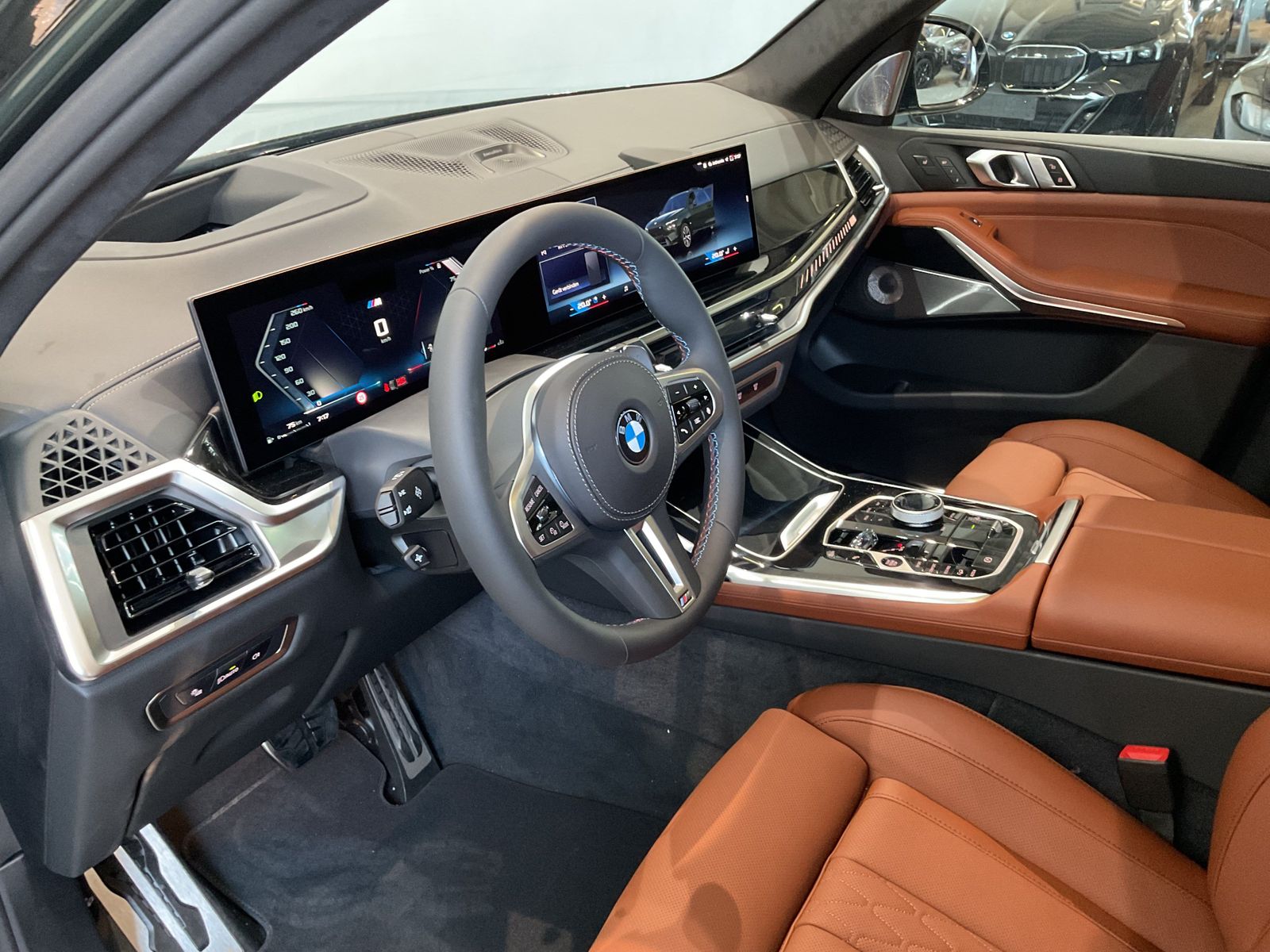 Fahrzeugabbildung BMW X7 M60i Sonderlackierung | Sitzbelüftg | Bower &