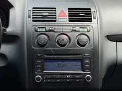 VW Touran Conceptline|7-Sitzer|SHZ|PDC|Klimaanlage VW Touran Conceptline|7-Sitzer|SHZ|PDC|Klimaanlage
