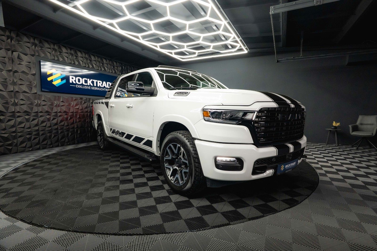 Fahrzeugabbildung Dodge RAM 3.0 MY 25 TWIN TURBO LARAMIE Night Pano ACC