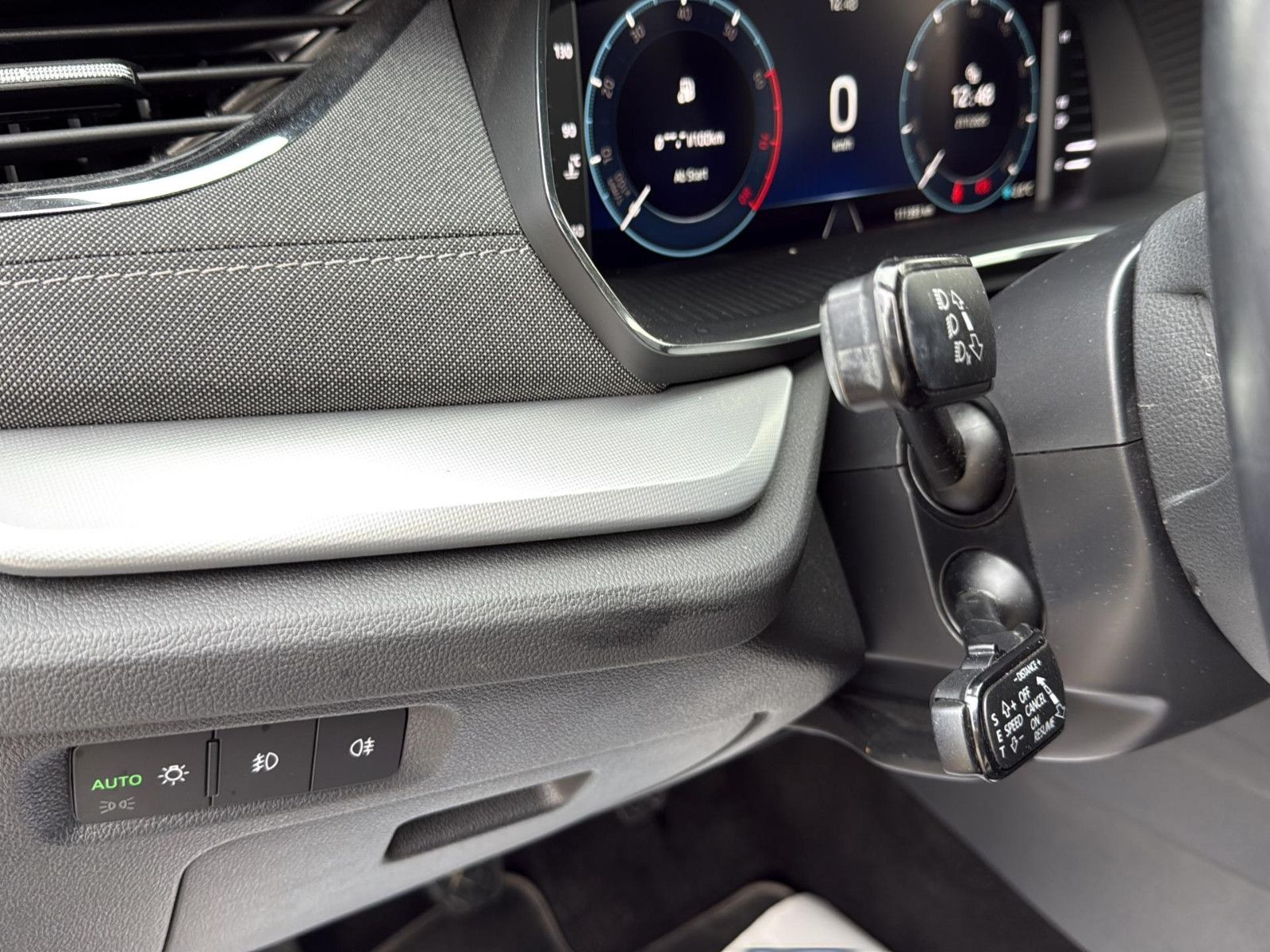 Fahrzeugabbildung SKODA Octavia Combi Style/ AHK / unfallfrei